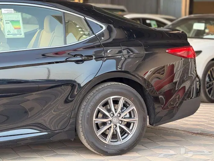 تويوتا كامري E بنزين كيشها وقسطها مع القوة الهائلة 16