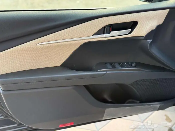 تويوتا كامري E بنزين كيشها وقسطها مع القوة الهائلة 9