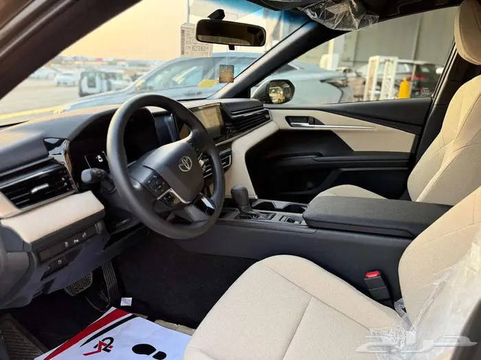 تويوتا كامري E بنزين كيشها وقسطها مع القوة الهائلة 6