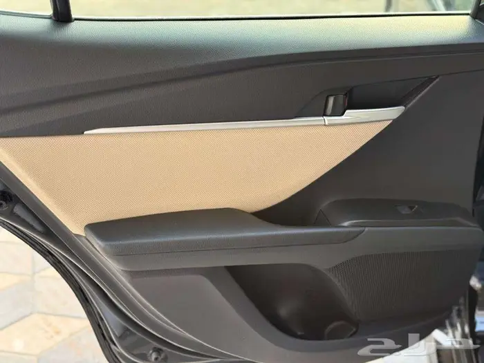 تويوتا كامري E بنزين كيشها وقسطها مع القوة الهائلة 14