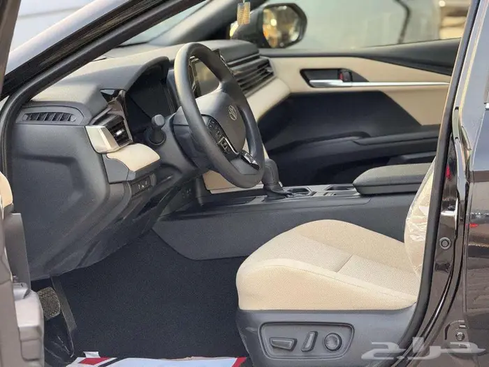 تويوتا كامري E بنزين كيشها وقسطها مع القوة الهائلة 8