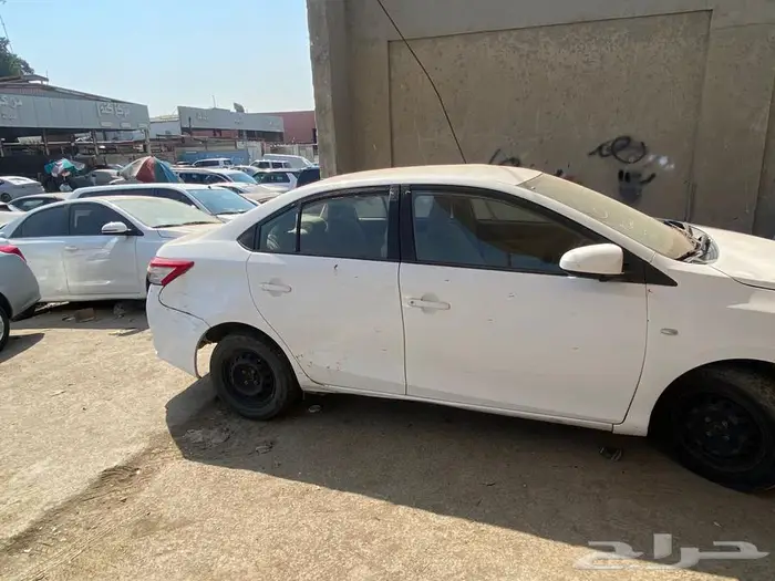 سيارة تويوتا يارس موديل 2015 1