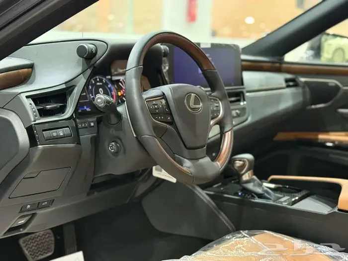 لكزس ES 350 DD فل كامل 2025 - عرض نهاية العام 5