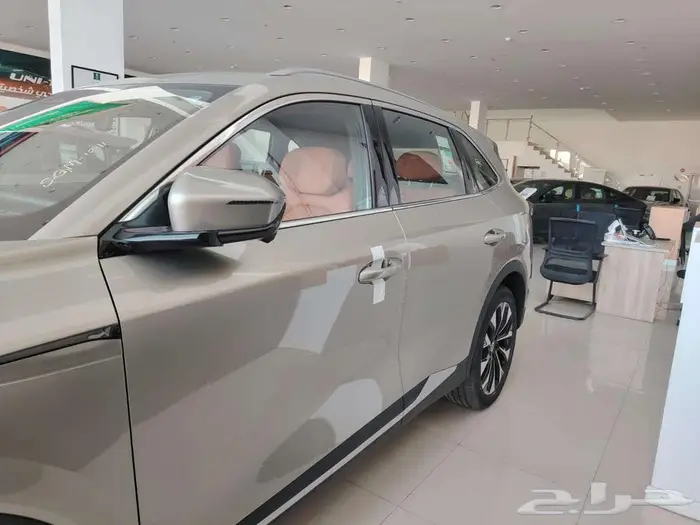 CS 75 Plus 4WD Royalشنجان 18