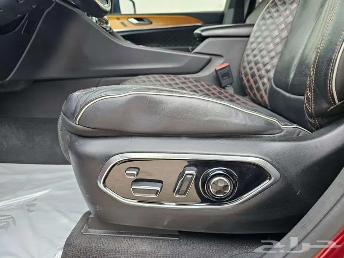 جيب جراند شيروكي ساميت 2021 اعلى فئة 14