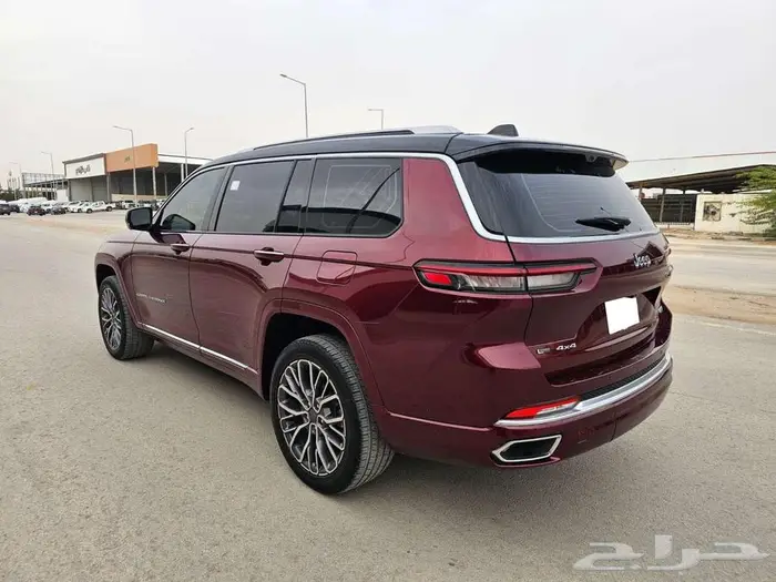 جيب جراند شيروكي ساميت 2021 اعلى فئة 5