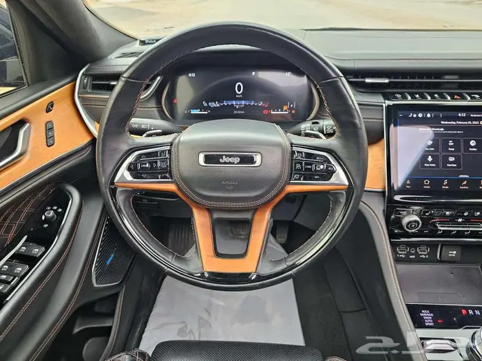 جيب جراند شيروكي ساميت 2021 اعلى فئة 22