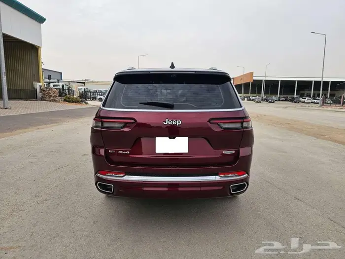 جيب جراند شيروكي ساميت 2021 اعلى فئة 4