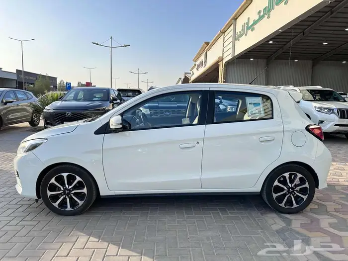 ميتسوبيشي سبيس ستار 2023 4