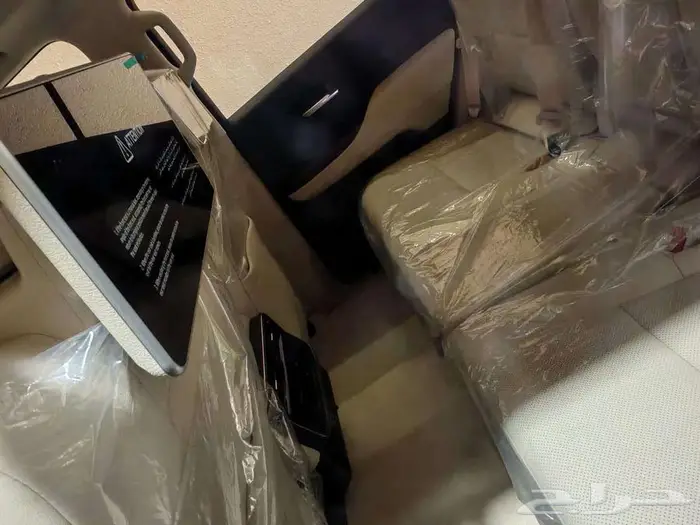 لاندكروزر جي اكس ار4 - 3.5 ستة سلندر بنزين (ذهبي غامق  2025) 2