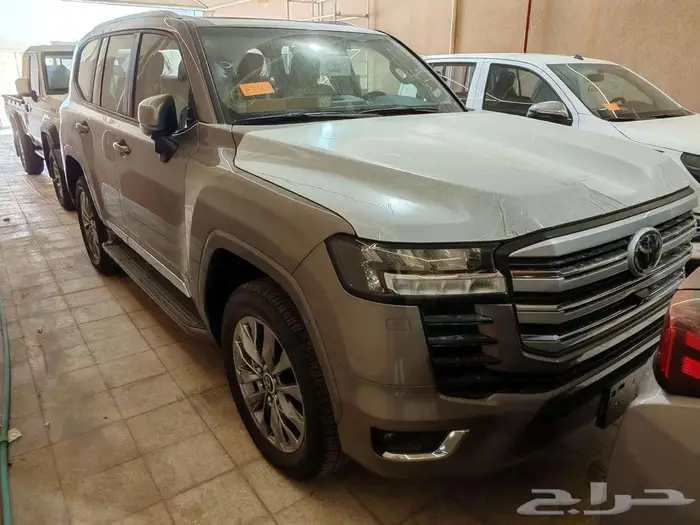 لاندكروزر جي اكس ار4 - 3.5 ستة سلندر بنزين (ذهبي غامق  2025) 0