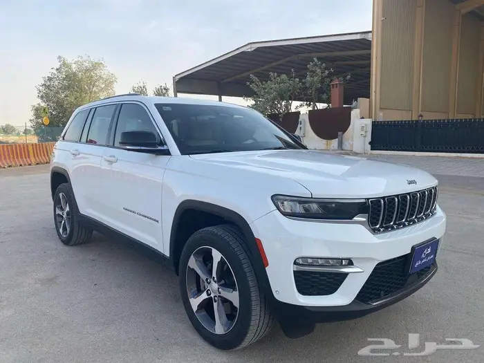جيب جراند شيروكي 2023 ليمتد 2