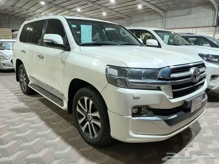 تويوتا لاندكروزر جي اكس ار V8 تورينج 2019 3