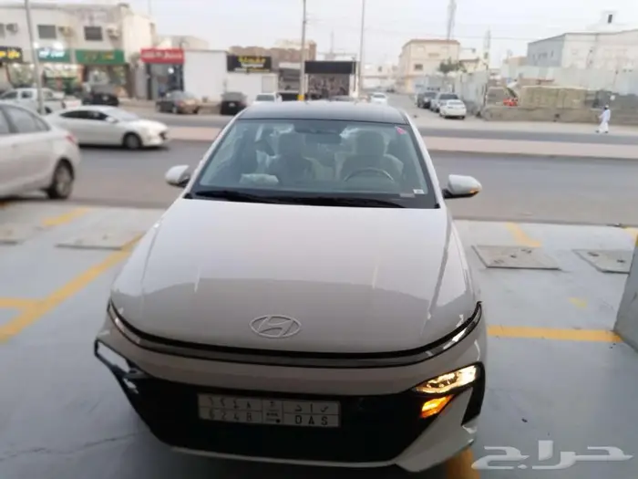 هونداي اكسنت ماشي وحد الف سقف اسود 0