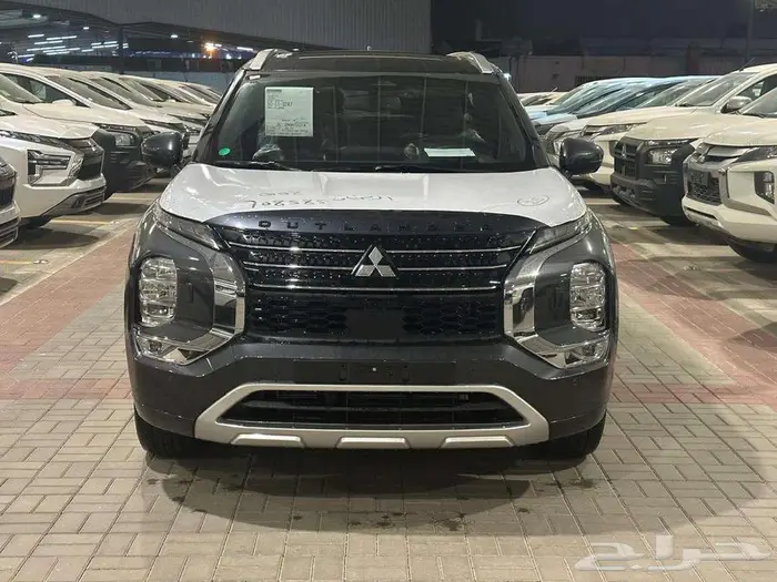 عرض خاص متسوبيشي اوتلاندر فل 2025 بريميوم 2