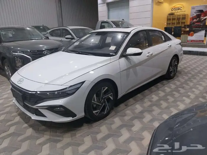 هيوانداي اللنتر صيني كنفورات 2025 ابيض واسواد فقط 1