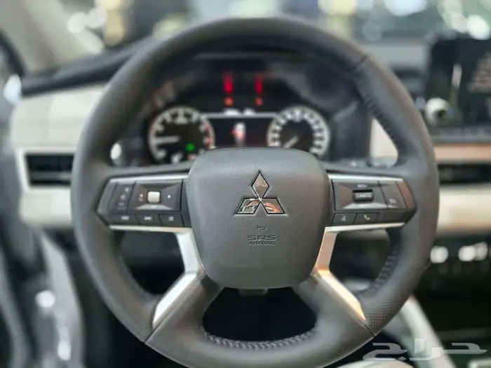 ميتسوبيشي أوتلاندر جميع الفئات 2025 14