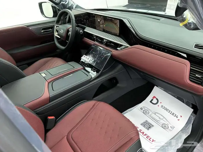 انفينتي QX80 اوتو جراف 2025 قيادة تجمع بين القوة والفخامة 14