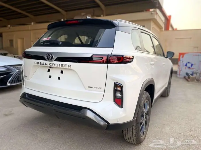 تويوتا أوربان كروز 2026 GLX فل كامل 3