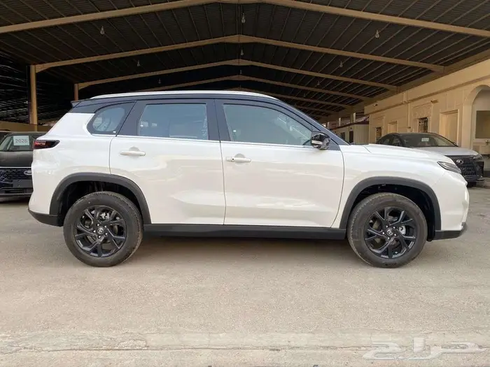 تويوتا أوربان كروز 2026 GLX فل كامل 2