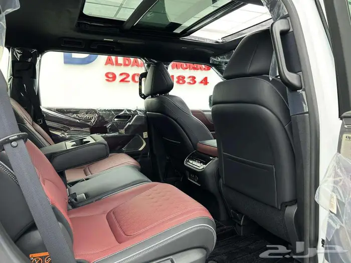 انفينتي QX80 اوتو جراف 2025 قيادة تجمع بين القوة والفخامة 20