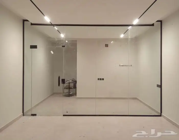 زجاج سكريت زجاج مكاتب تفصيل مكاتب زجاج درابزين زجاج شاور 1