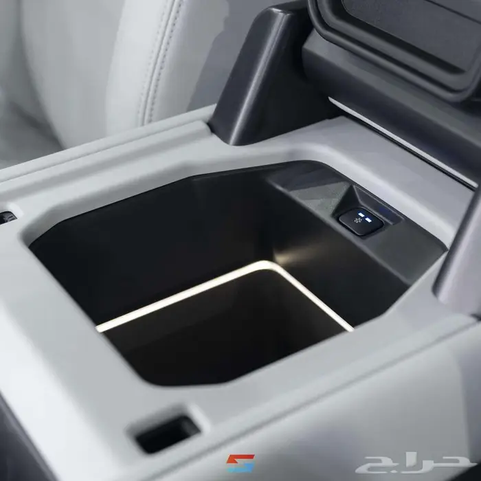 لاندروفر ديفندر 110 SE اكس ديناميك موديل 2026 19