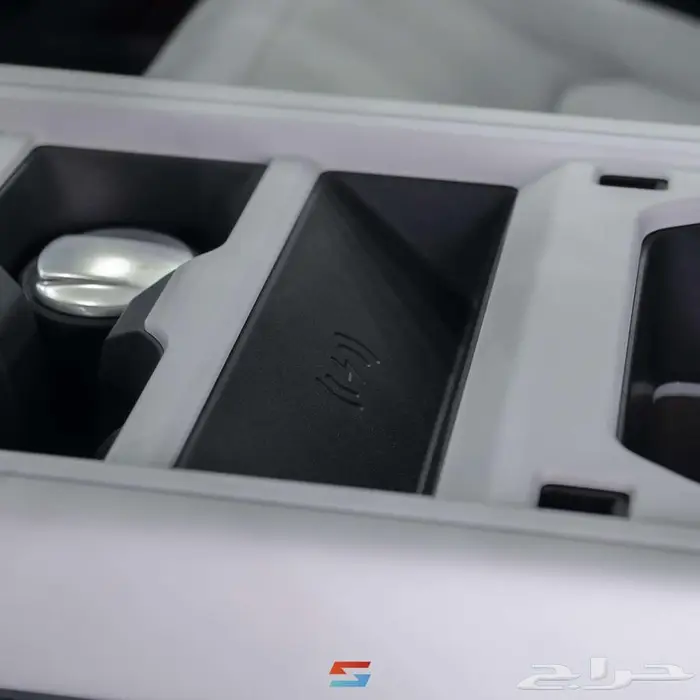 لاندروفر ديفندر 110 SE اكس ديناميك موديل 2026 18