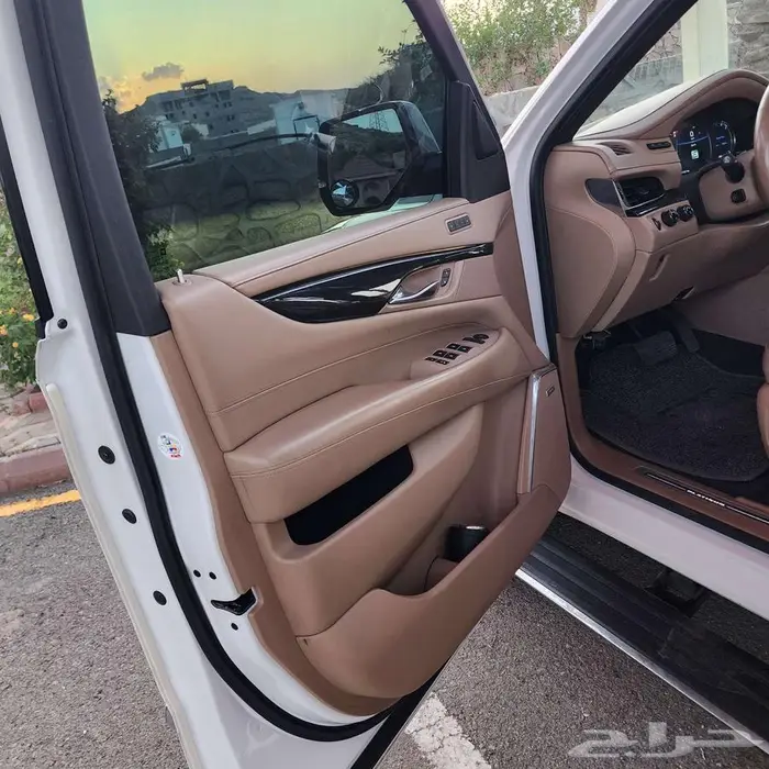 كاديلك اسكاليد فل كامل بلاتينيوم 2020 نظيفه جدا 11