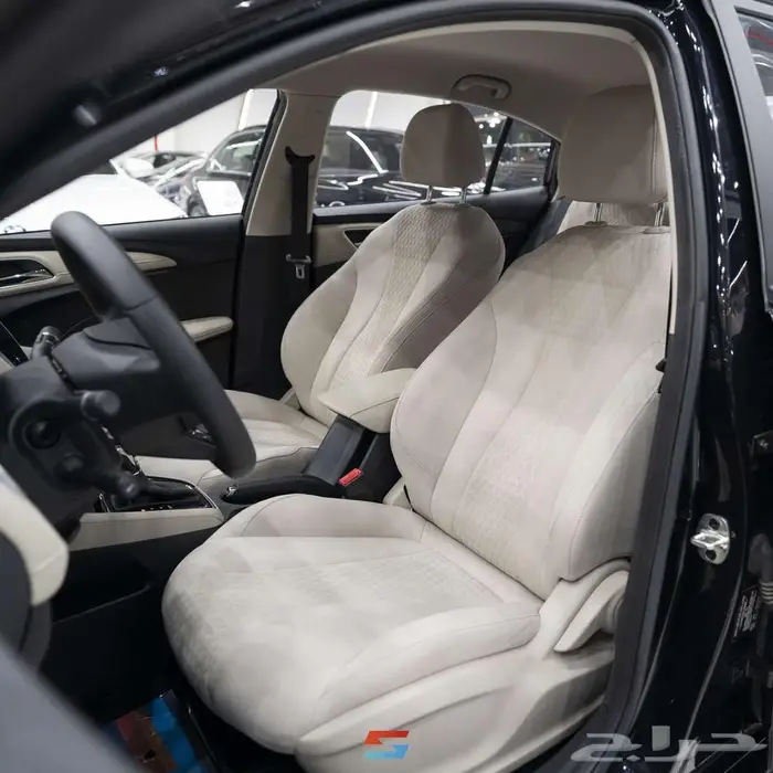 ام جي 5 استاندر موديل 2025. 9