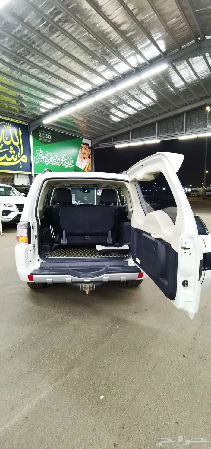 ميتسوبيشي باجيرو الموديل 2017 فل كامل 18