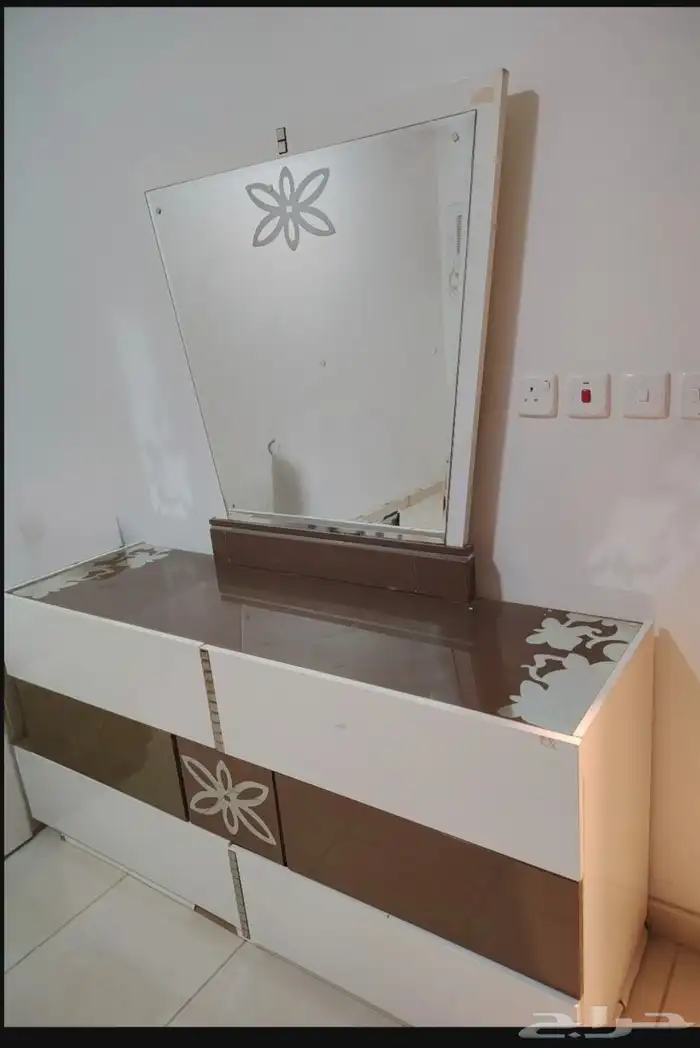 دولاب ملابس 0