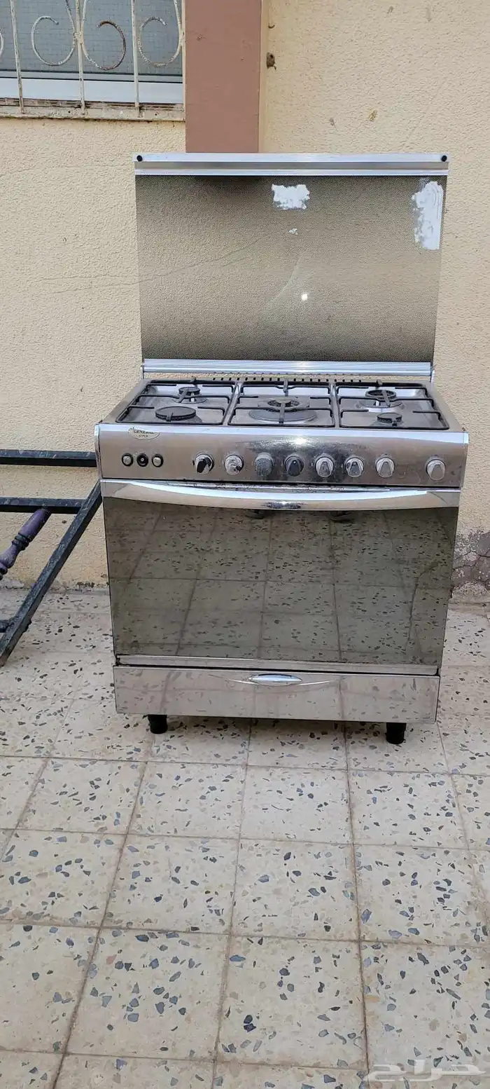 غاز فرن خمس عيون للبيع نظيف لكن فيه تنسيم على السوم 0