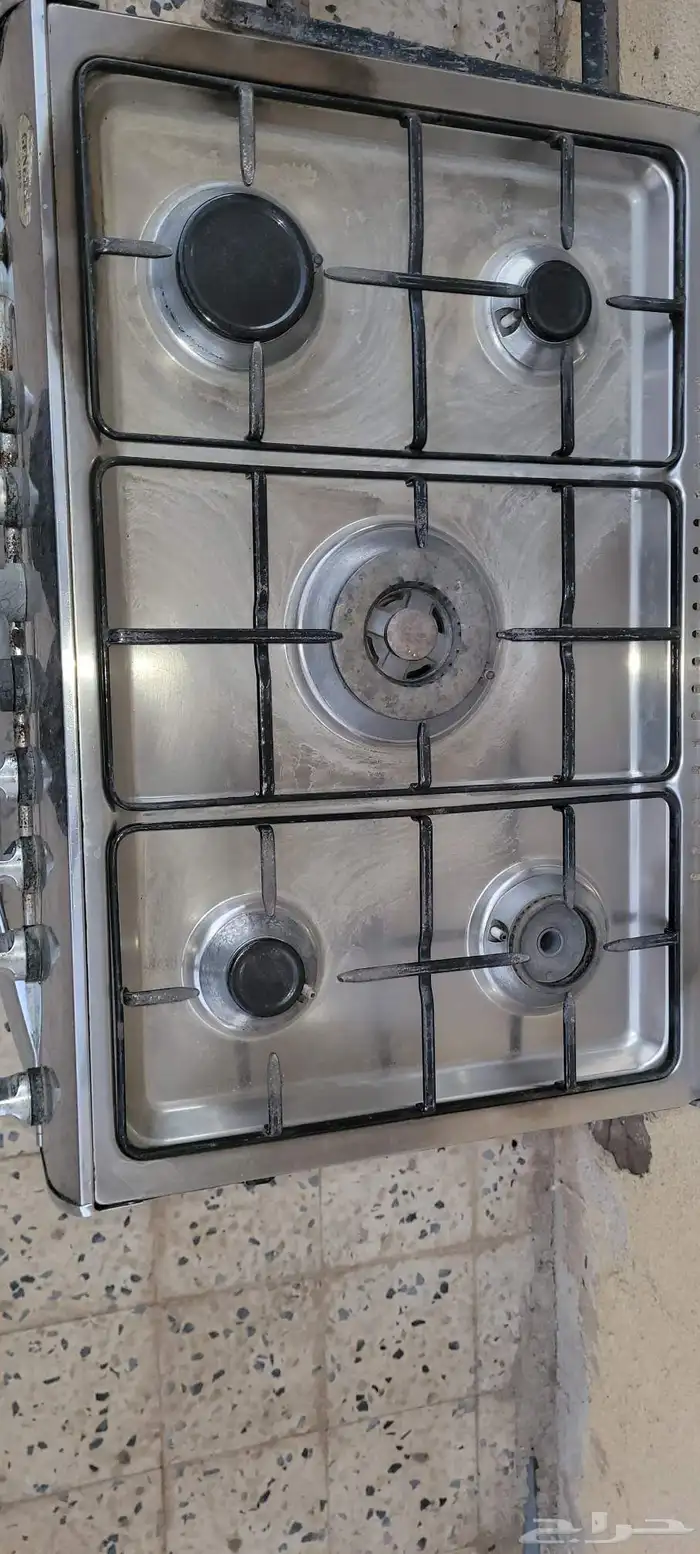 غاز فرن خمس عيون للبيع نظيف لكن فيه تنسيم على السوم 1