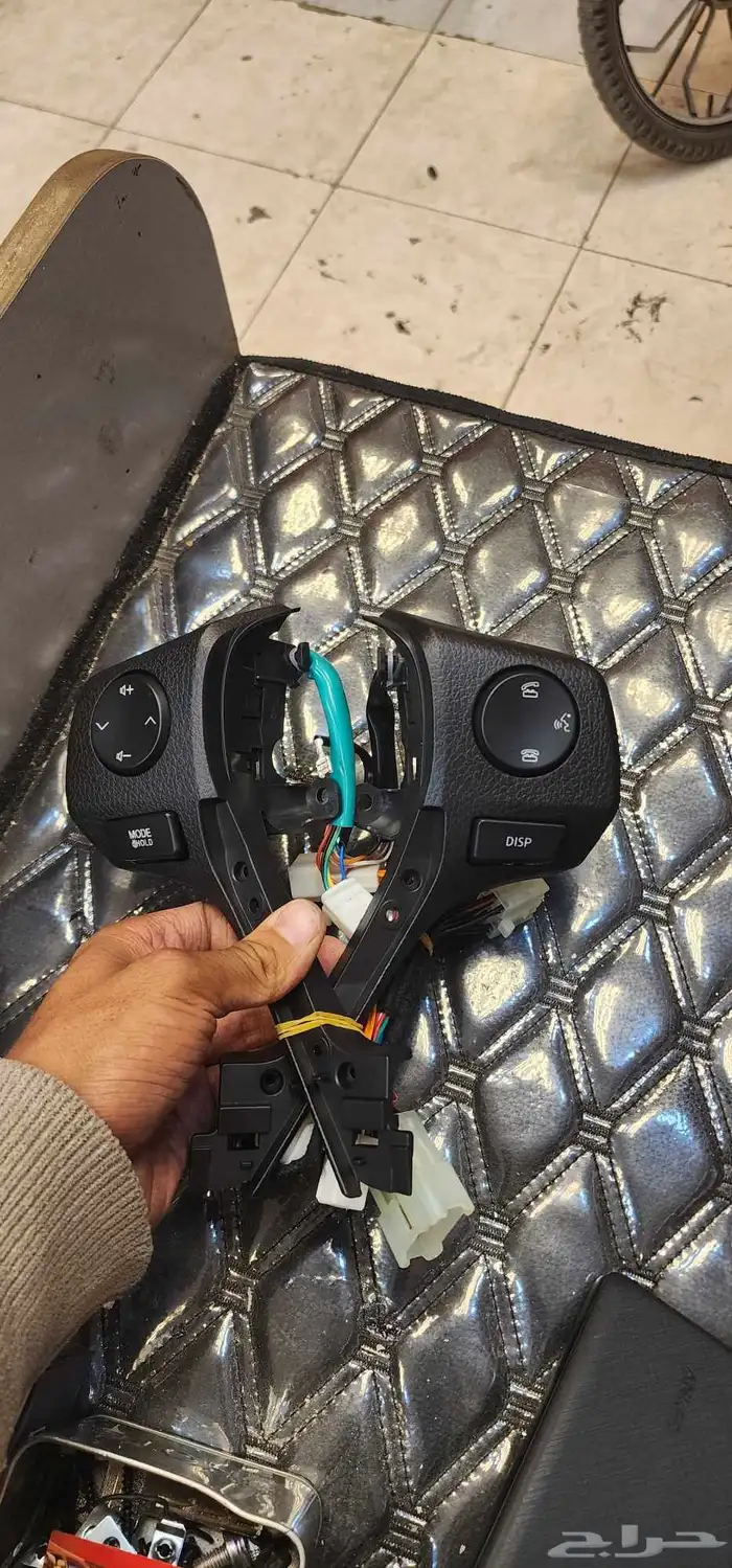 تحكم دركسون كورلا رافور من2014الى2018 ويارس من2018الى2022 8