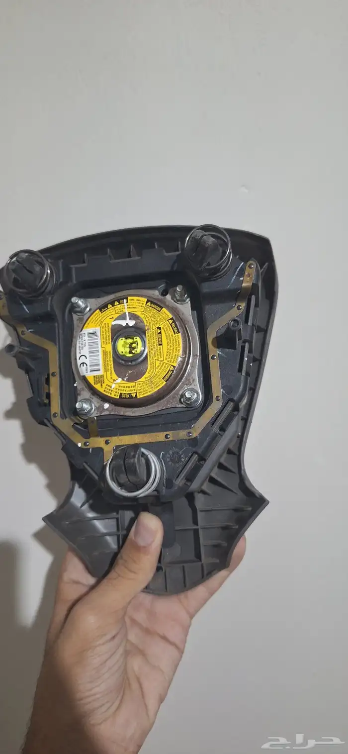 ايرباق الراكب و ديكور داخلي نيسان صني 1