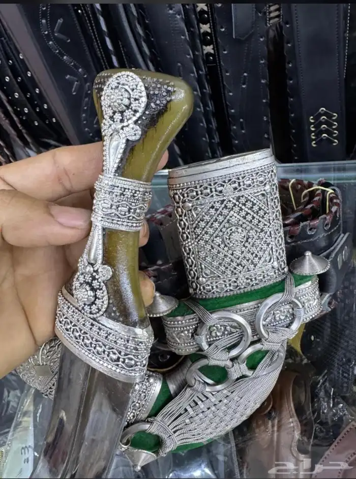 جوفيه للبيع الراس قرن زراف والنصل فضه مضمون وعلى الشرط 0