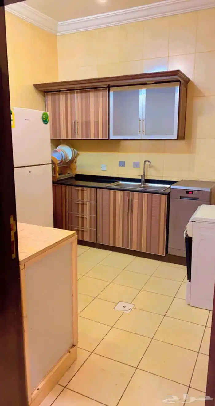 شقة مفروشة 3 غرف وصالة ايجار شهري 12