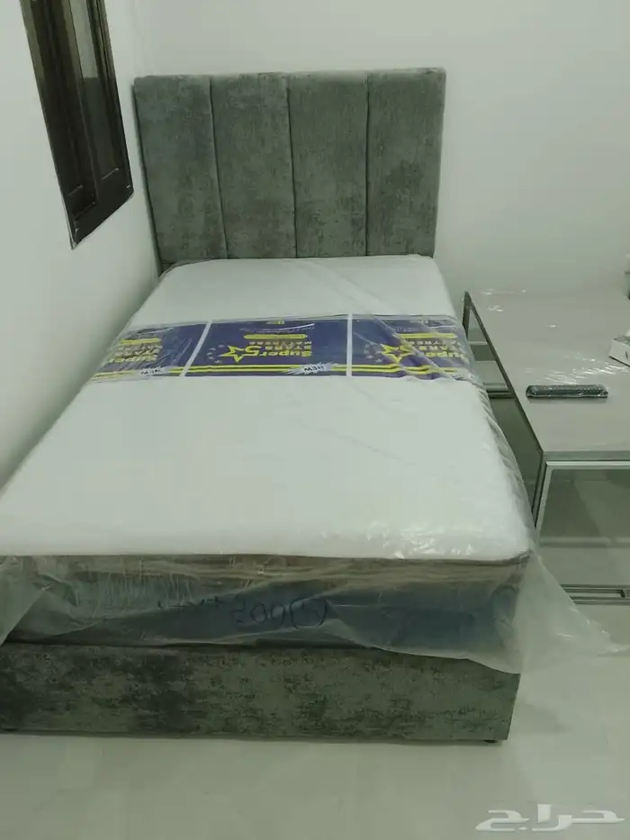 سرير   خزانة   تسريحة   بطانية   وسادة   للبيع 36