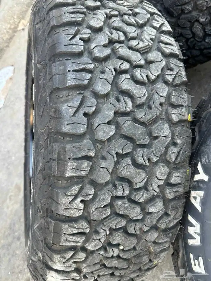 جنوط ميثود 6مسمار معا كفرات نص حجري ودواي مقاس 265 70 17 4