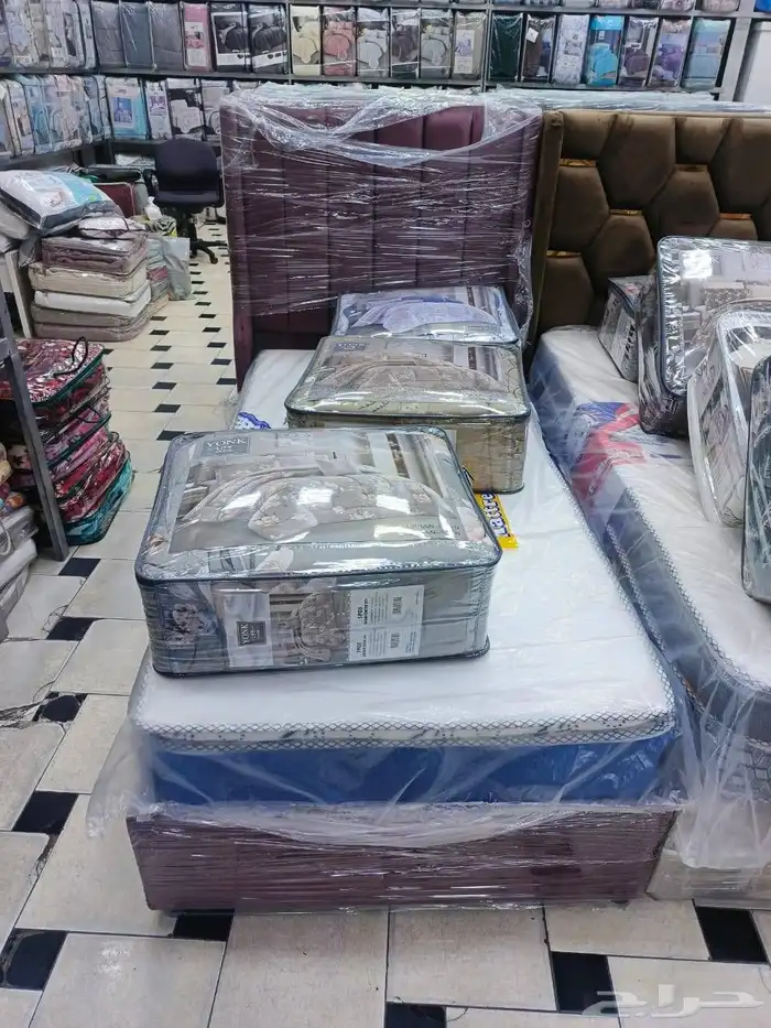 سرير   خزانة   تسريحة   بطانية   وسادة   للبيع 39