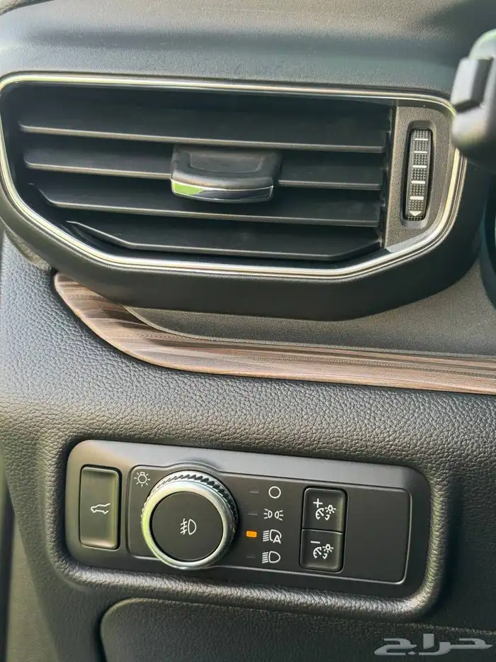 فورد اكسبلور 2020 تم التعاقدعليها بعملوة 1000 ريال . 19