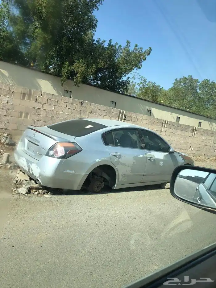 سياره تبحث عن صاحبها التيما 0