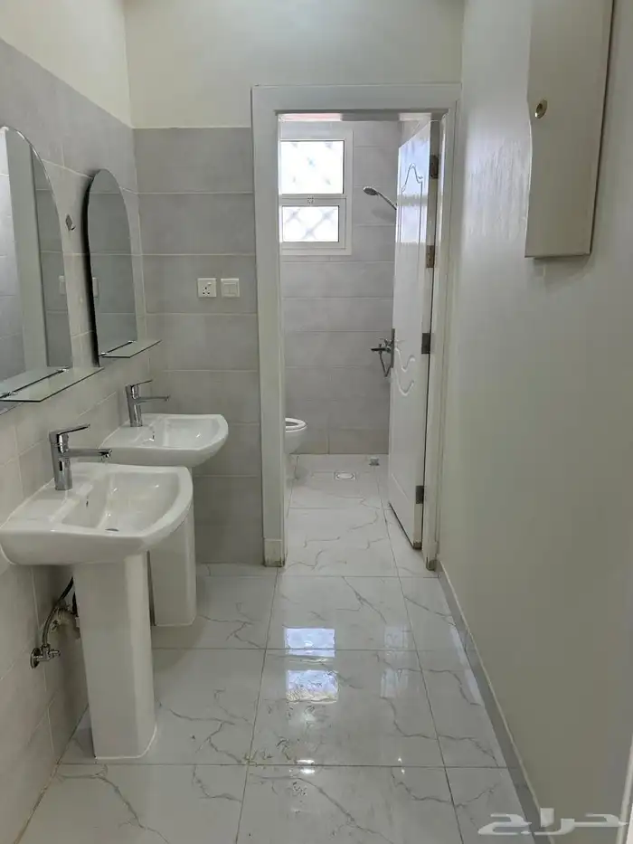 شقه بحي العارض في فيلا للايجار 4