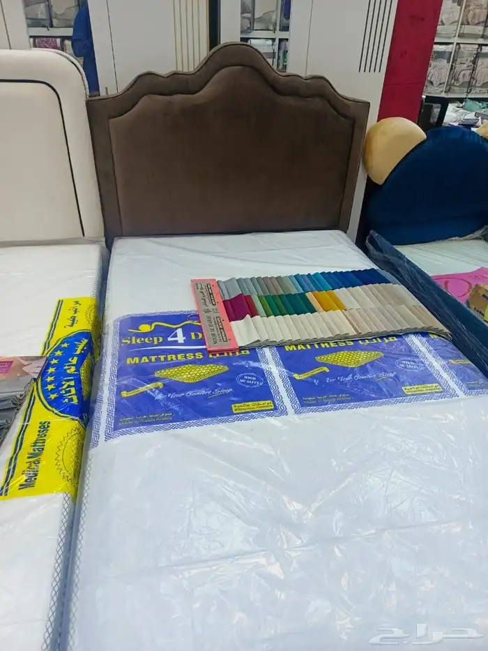 سرير   خزانة   تسريحة   بطانية   وسادة   للبيع 26