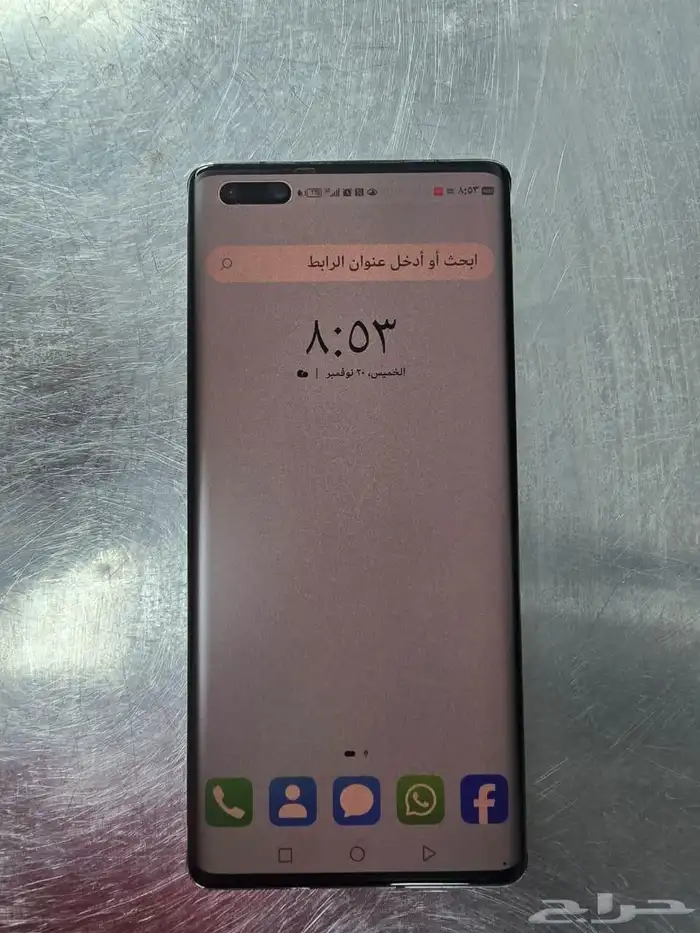 ميت 40 برو نضيف جدا ولا يوجد اي خدش اوكسر 5