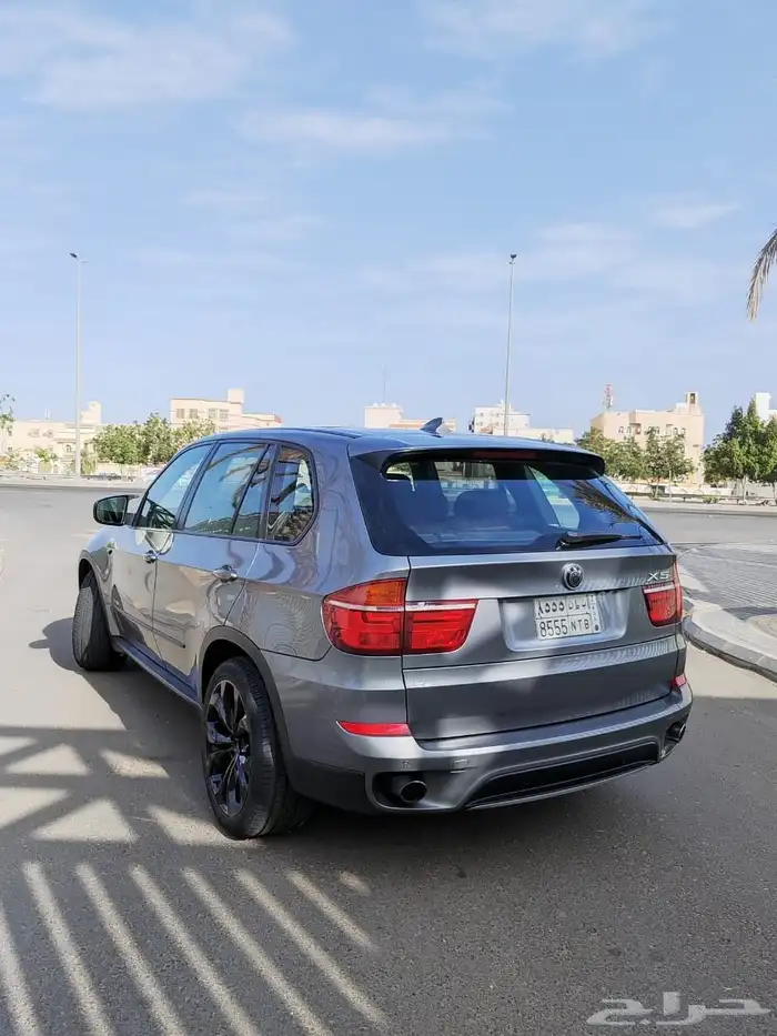 بي ام دبليو X5 موديل 2011 فل كامل 6 سلندر 5