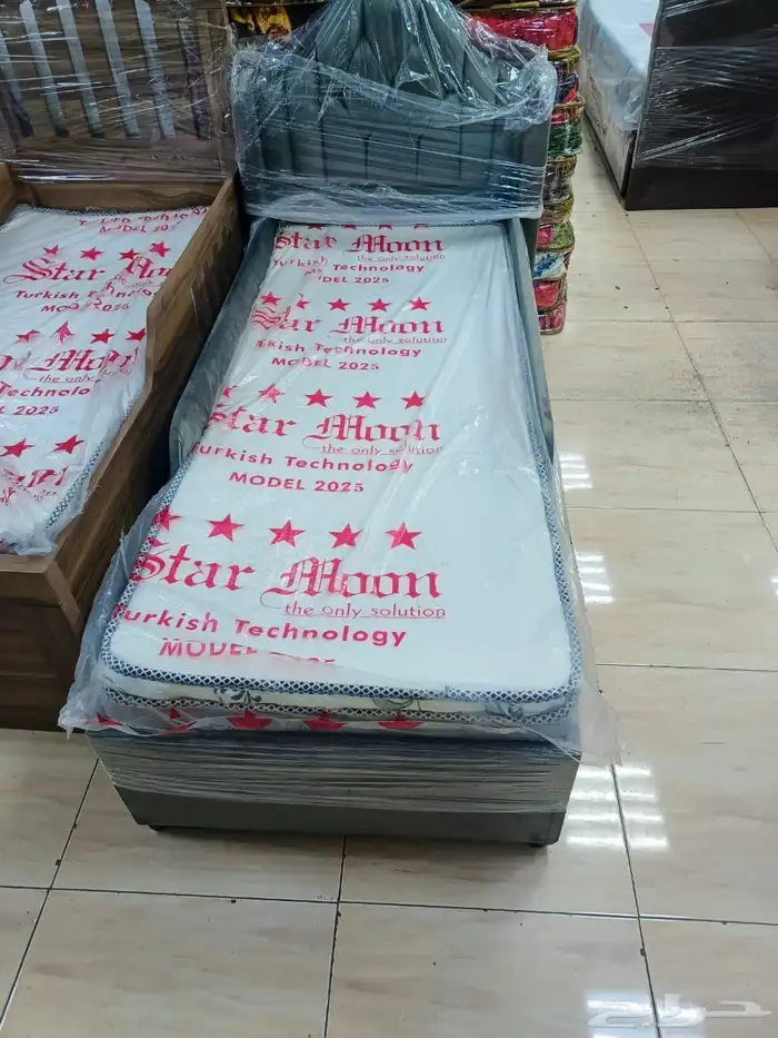 سرير   خزانة   تسريحة   بطانية   وسادة   للبيع 37