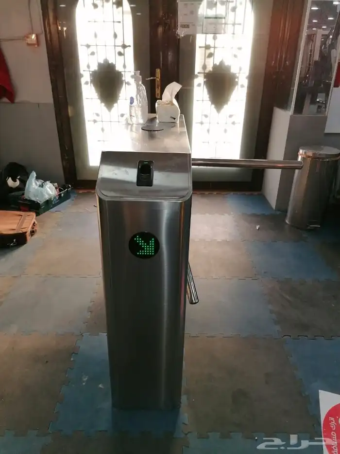 بوابات مرور افراد بوابة أمنية بصمة بوابات افراد 6