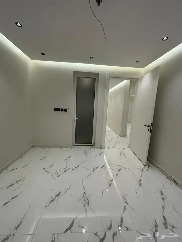 شقة جديده تطل على البحر للايجار 11